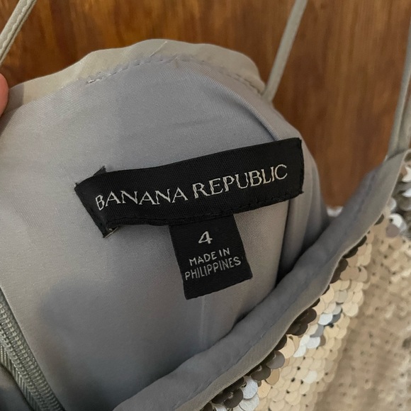 Banana Republic Sequin Dress- Size 4 NWT - Picture 2 of 5